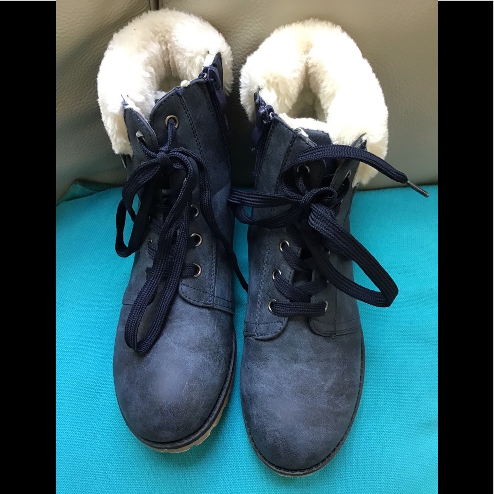 Women’s APRES blue faux fur zip up ankle winter boots size 8